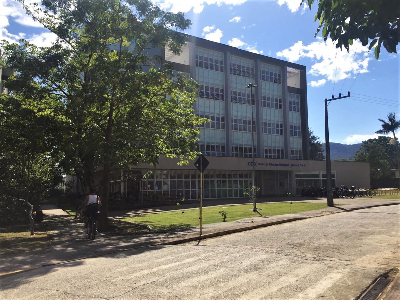 Centro de Ciências Biológicas da UFSC comemora 50 anos com seminário sobre ciência, inovação e sociedade