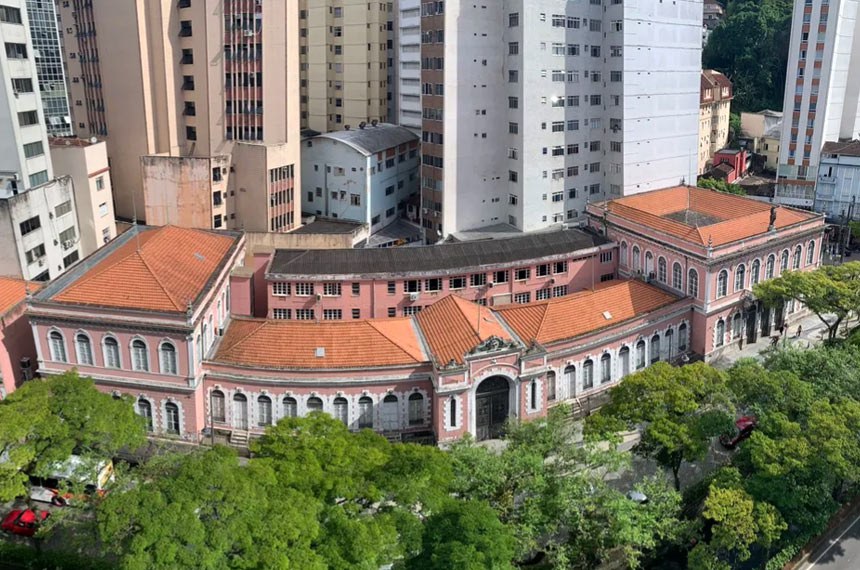 Centros de educação tecnológica de MG e do RJ viram universidades