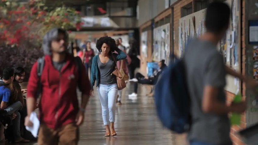 Brasileiro quer professor valorizado e mais ensino técnico, aponta pesquisa