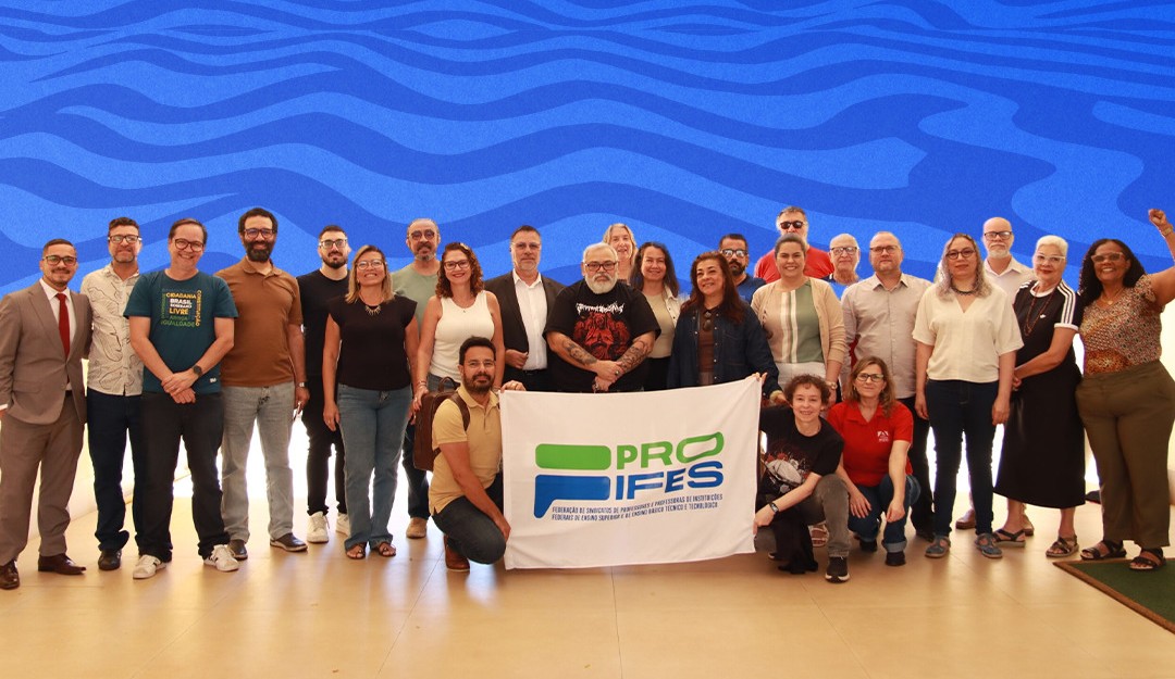 15 de outubro: Viva os professores e professoras. Viva a educação pública do Brasil