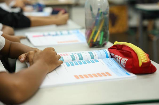 Confiança nas escolas cai de 55% para 30% no Brasil, mostra estudo