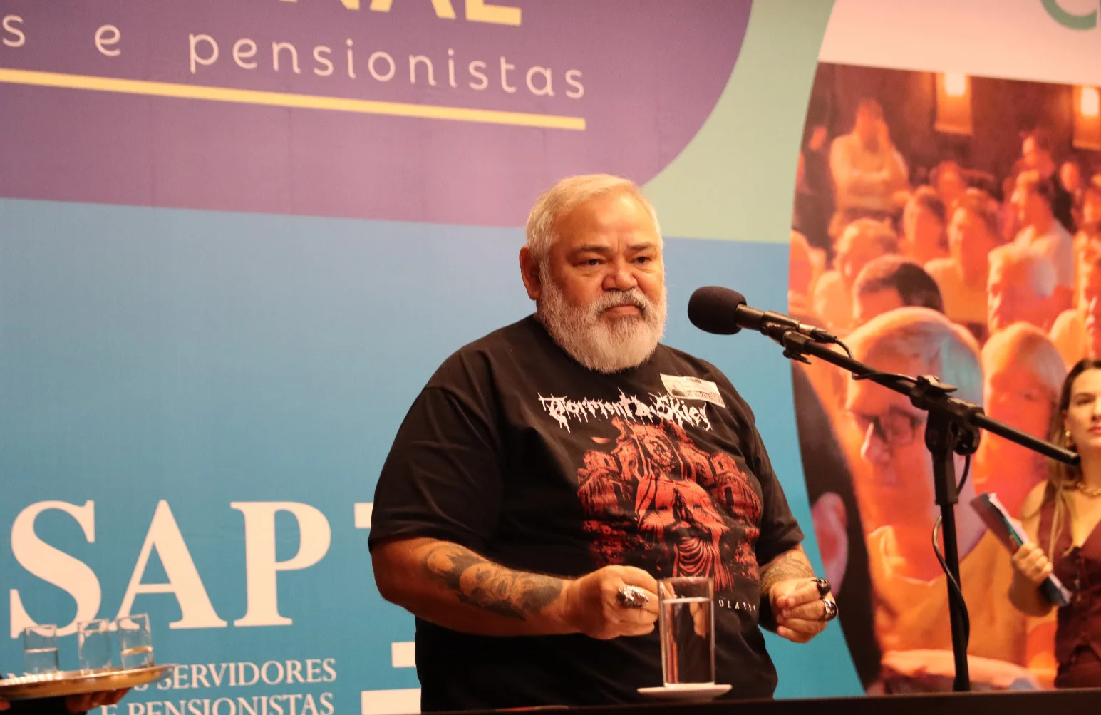 Presidente do PROIFES exige ‘dignidade e respeito a quem construiu o Estado brasileiro’, em evento pelo fim do confisco sobre as aposentadorias dos servidores