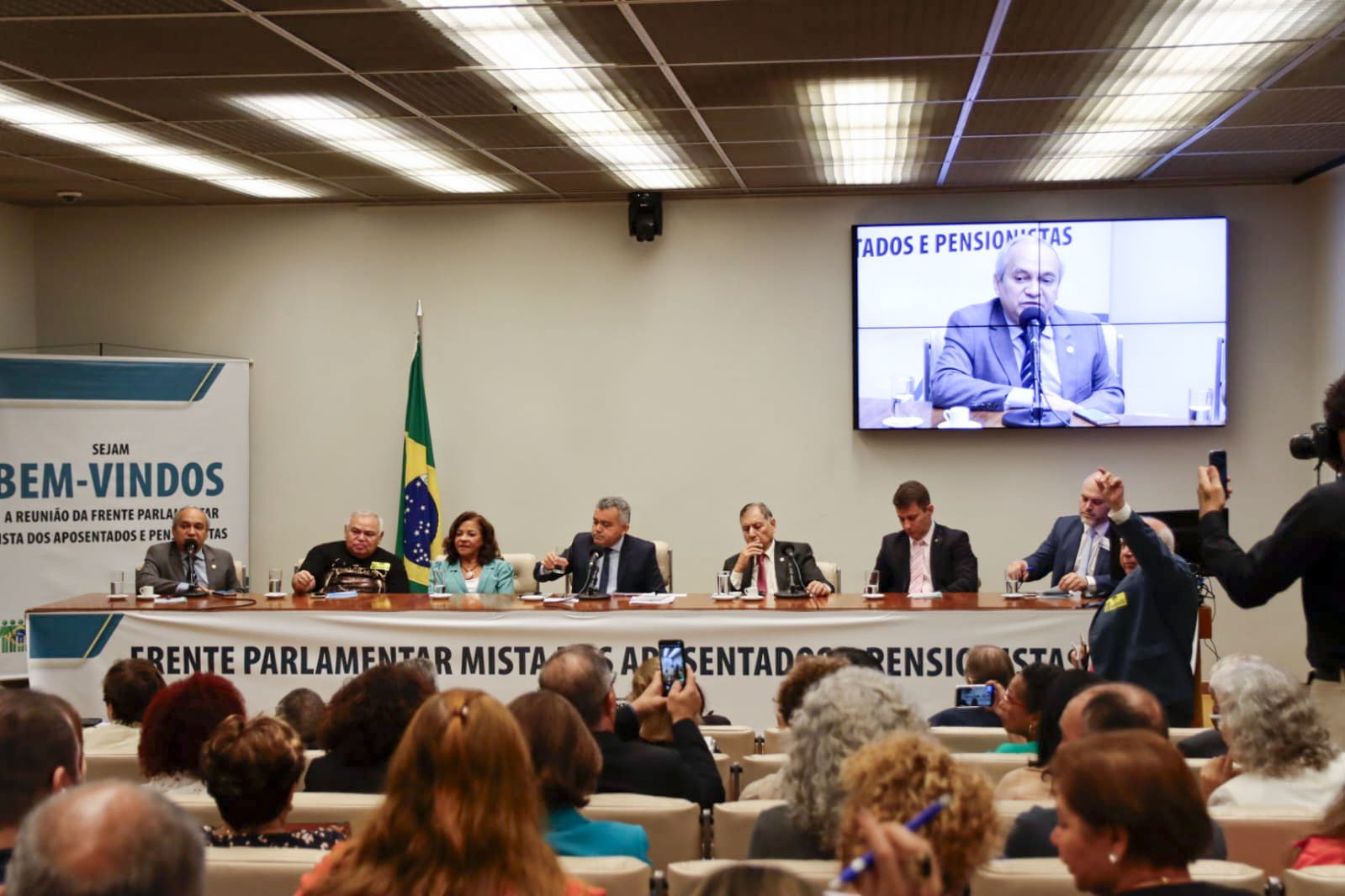 PEC 006/2024: Entenda o impacto da proposta na contribuição dos aposentados e pensionistas