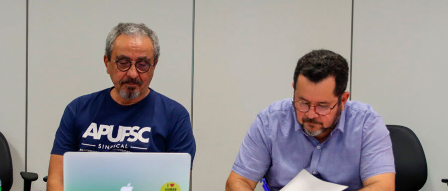 Docentes comemoram liberação do ponto eletrônico para a carreira do Ensino Básico, Técnico e Tecnológico (EBTT)