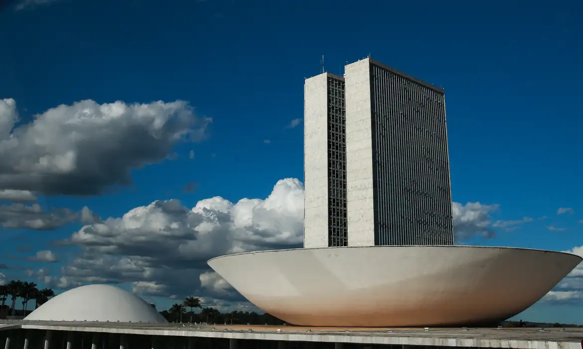 Votação do orçamento de 2025 em Comissão é adiada para sexta-feira